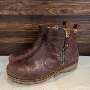 Pikolinos “GRANADA” Women’s ankle boots with zip size EU40 US9/9.5  - used